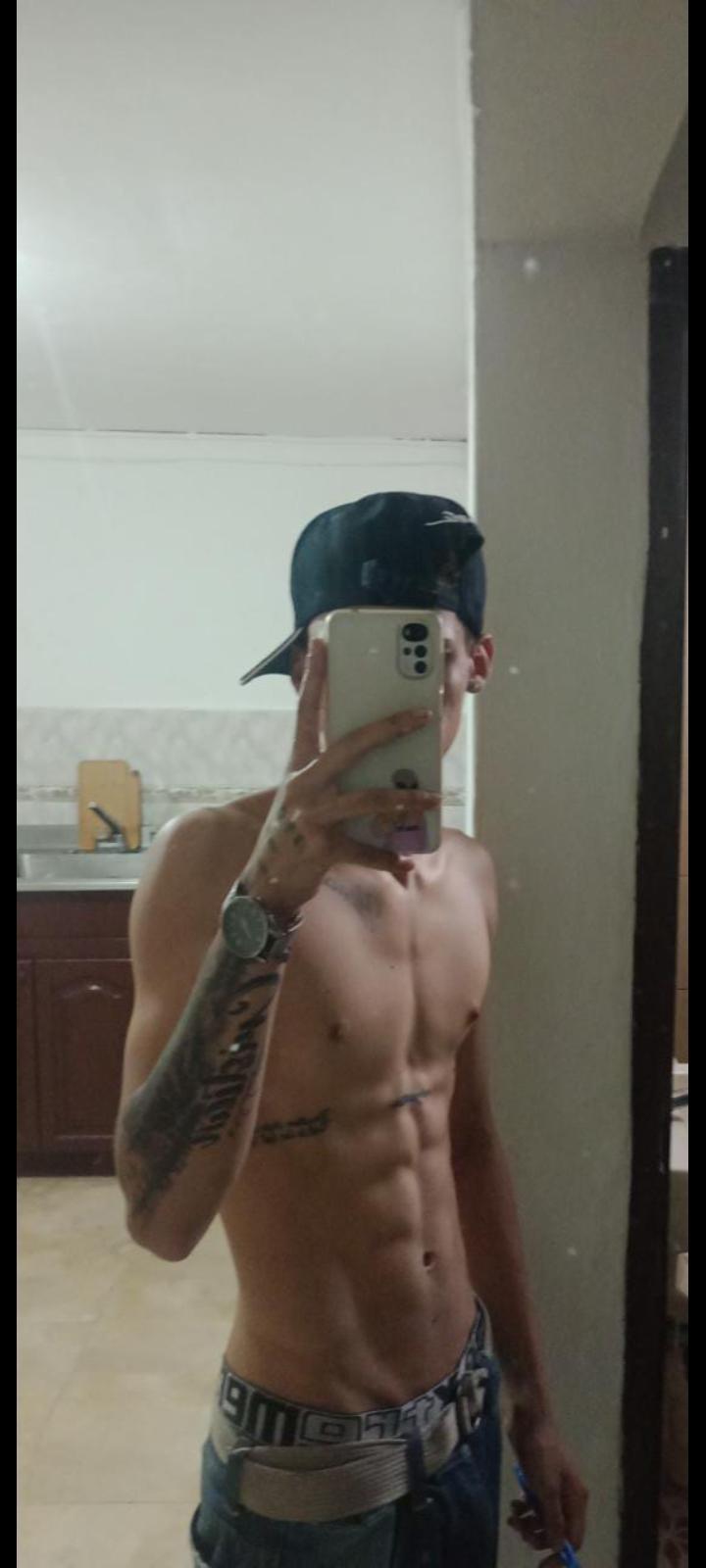 Stanly_cuer live from Colombia
