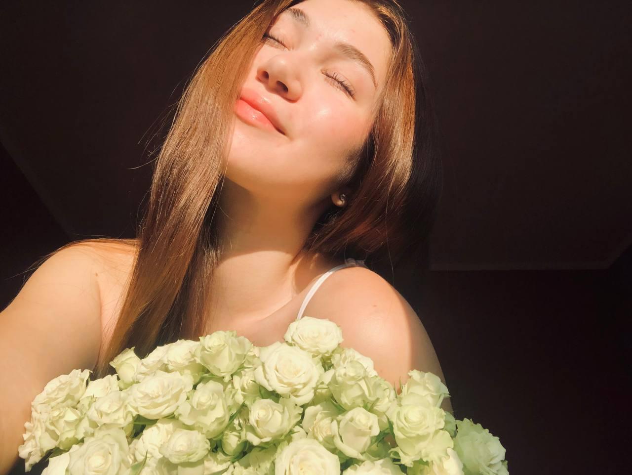 SunnySweety live from United States
