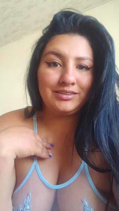 TaniaRuizz live from United States