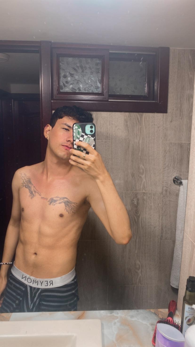 Targaryen_18 live from Colombia