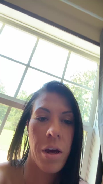 TastyCaroline93 live from United States