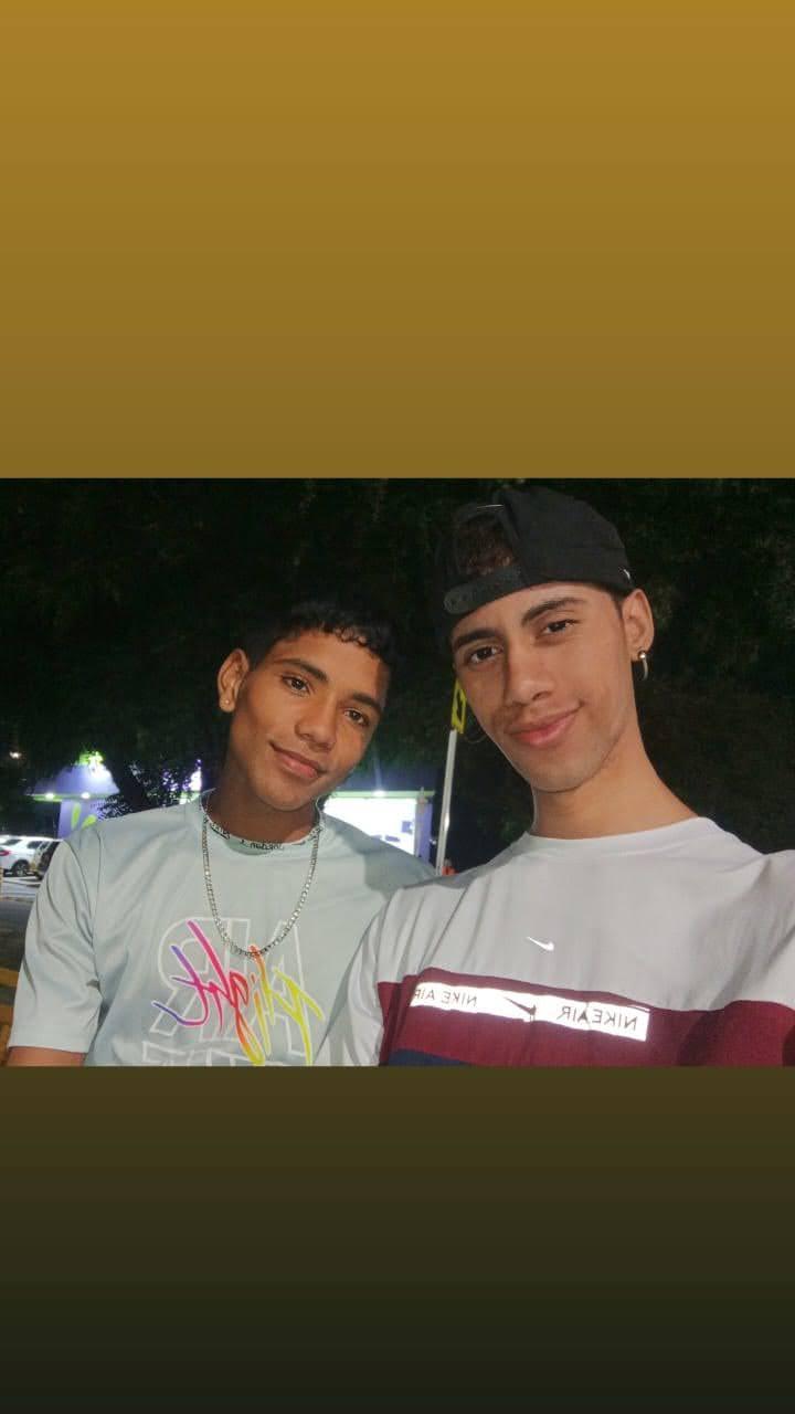 The_cute_guys live from Colombia