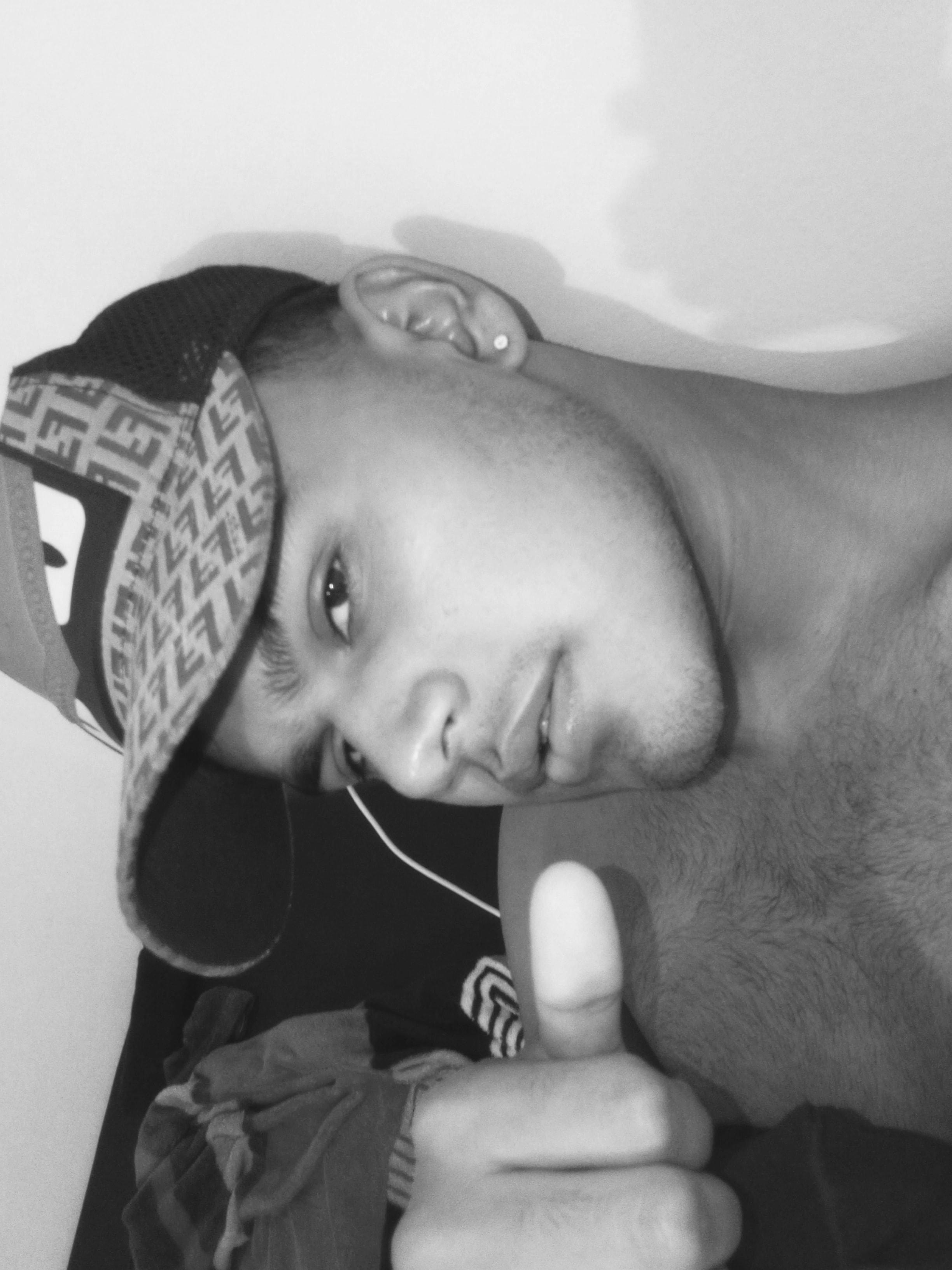 Thiiago_cruz live from Colombia