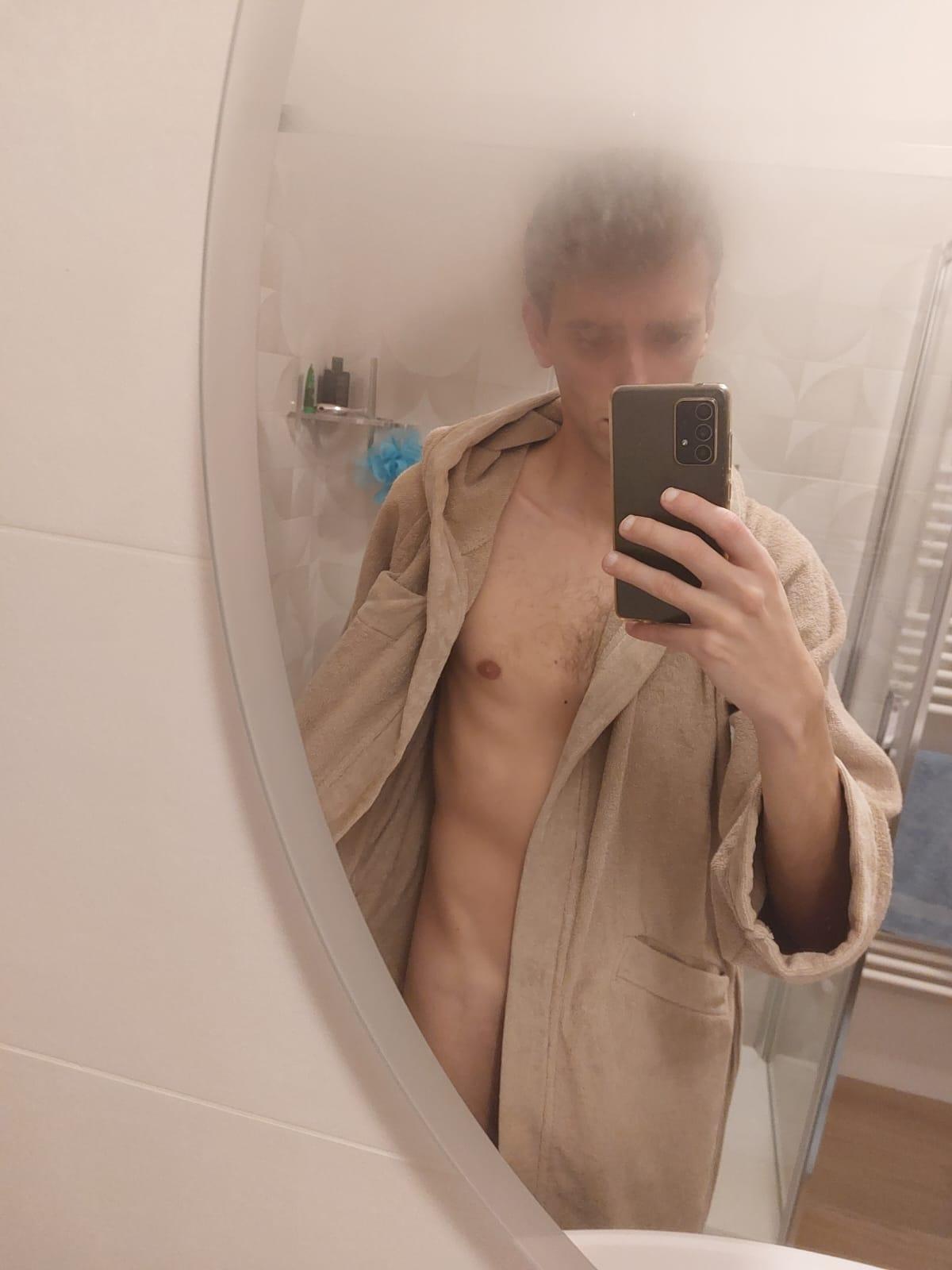 Tom_ita1 live from Italy
