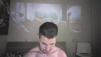 Tomasiyo live from Spain