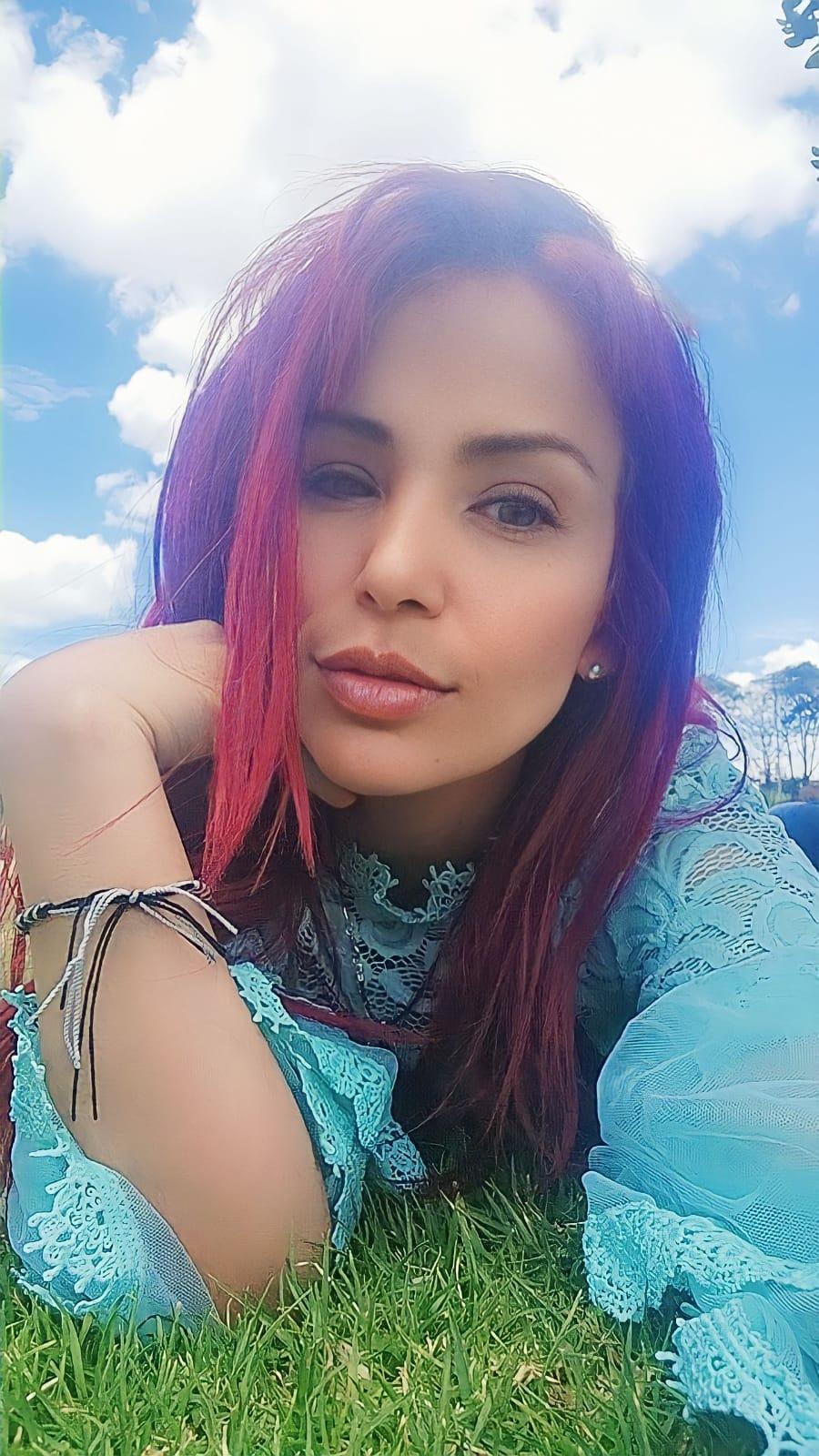 _karol__w live from Colombia