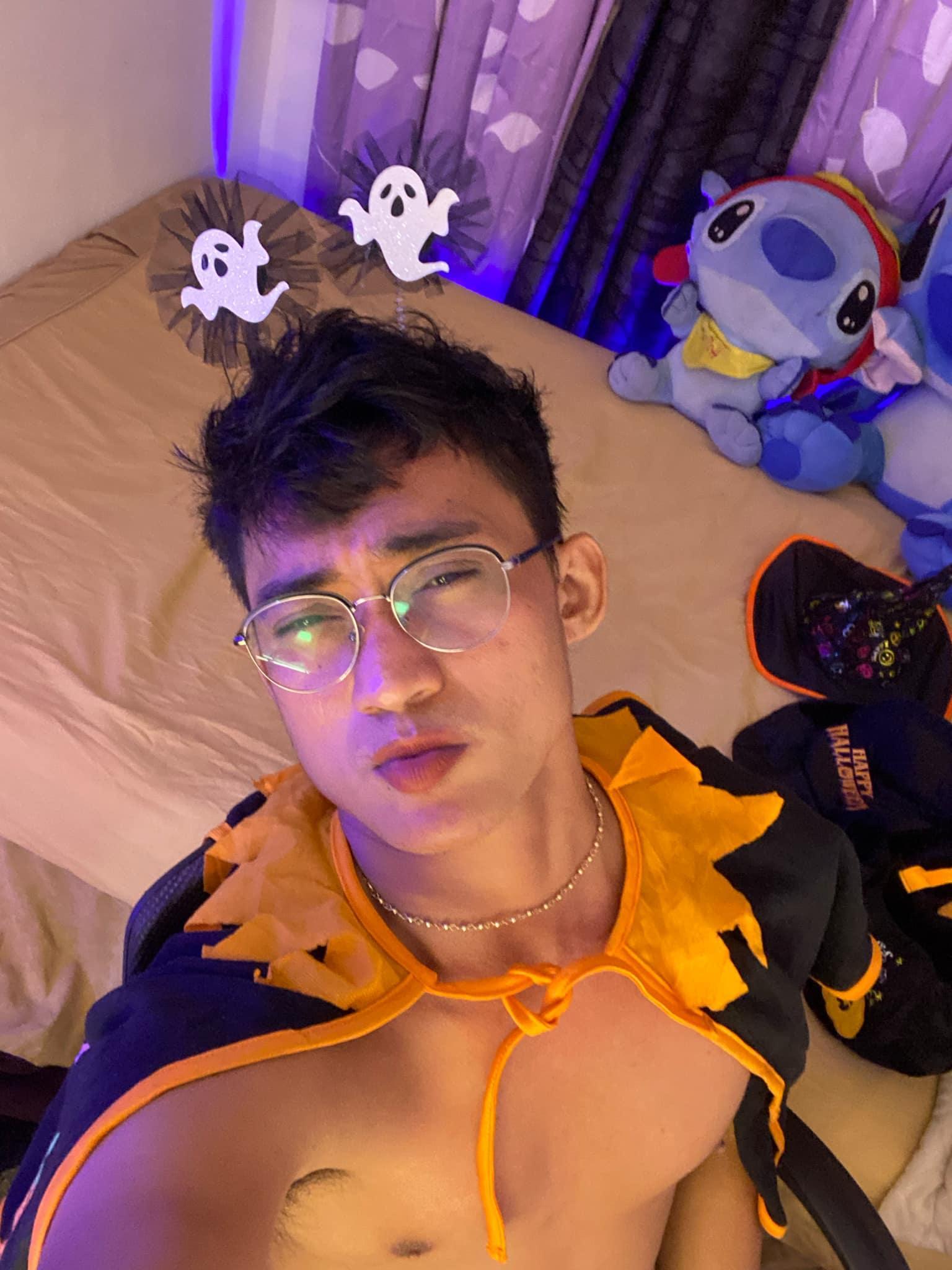 asian_gay live from Philippines