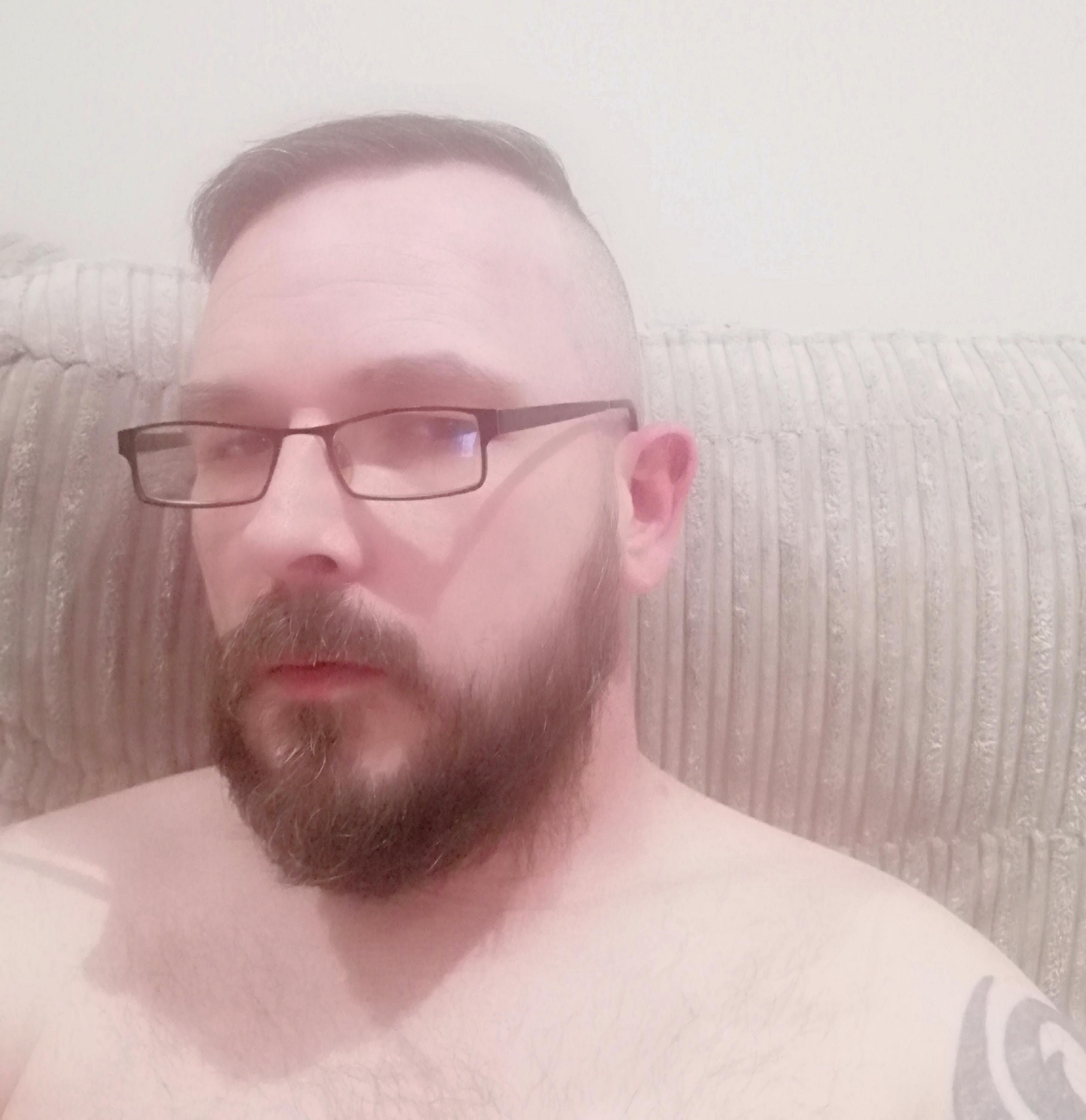 awsomecock30 live from United Kingdom