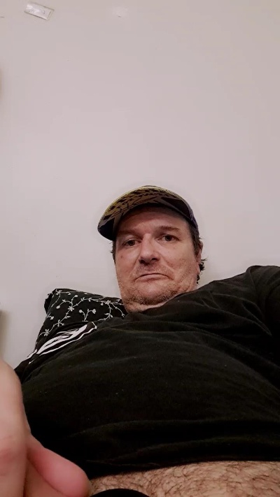 bitemypillo1 live from Australia