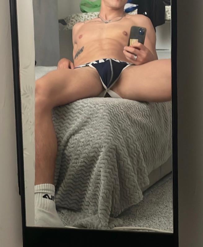 boy92hot live from Italy