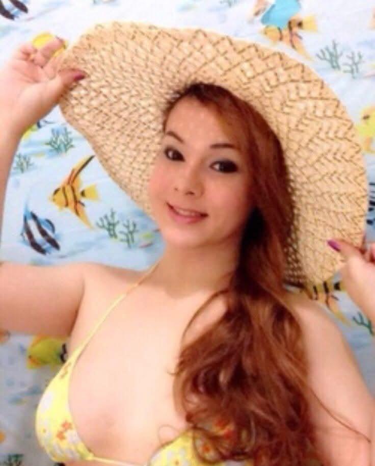 bryanafox69 live from Thailand
