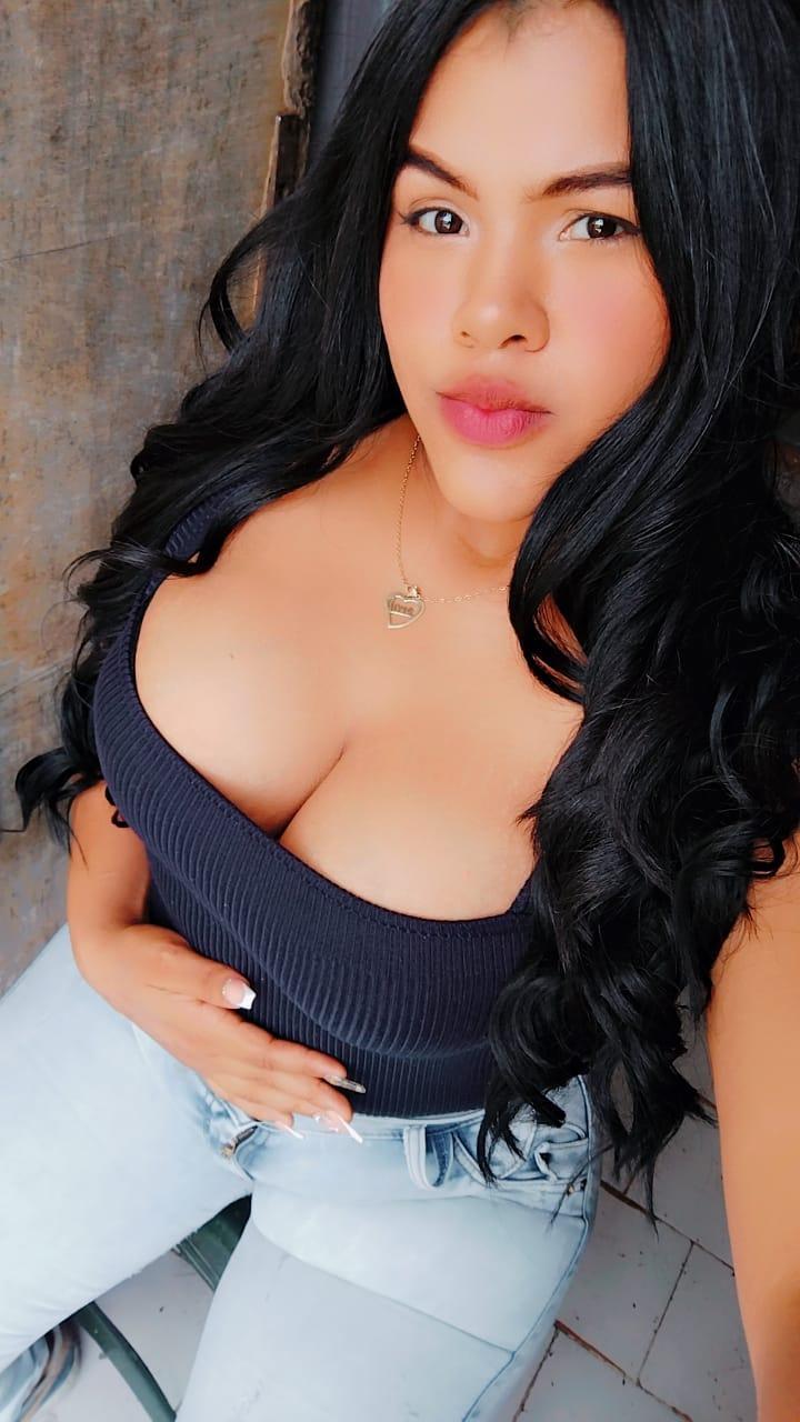 candykush_ live from Colombia
