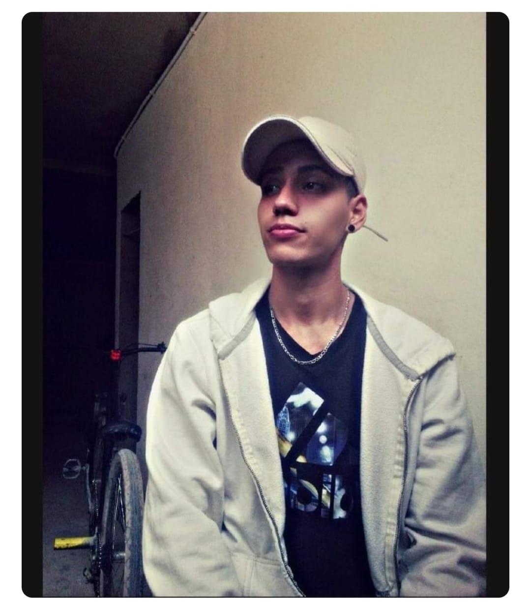 colombiano__o live from Colombia