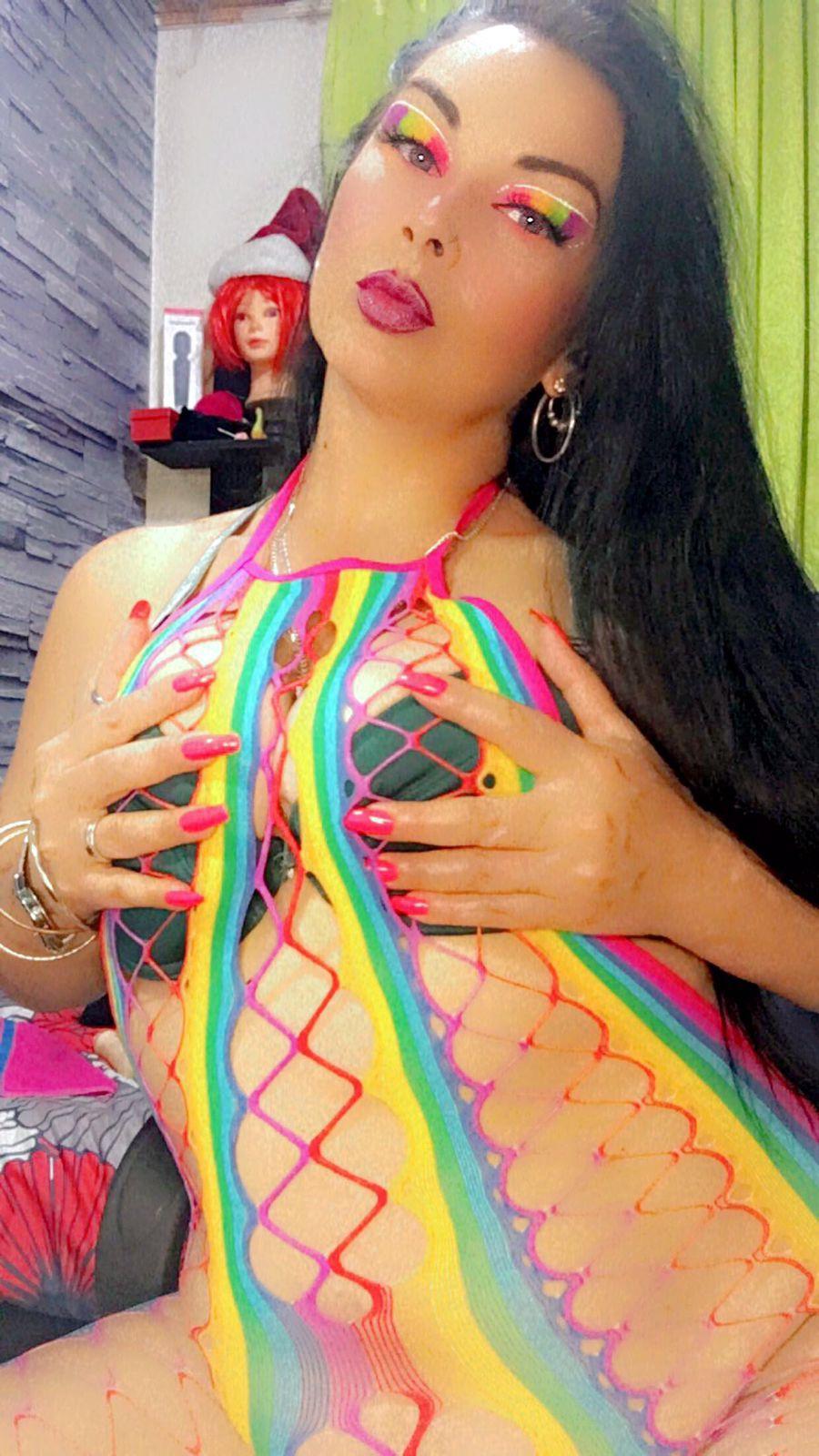 cruela_deviil live from Colombia
