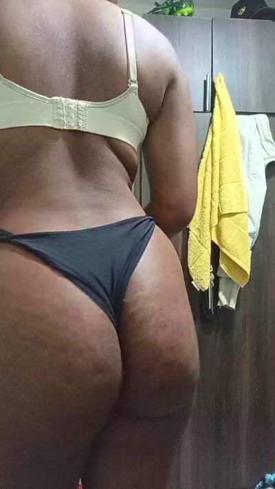 daniela3418 live from Colombia