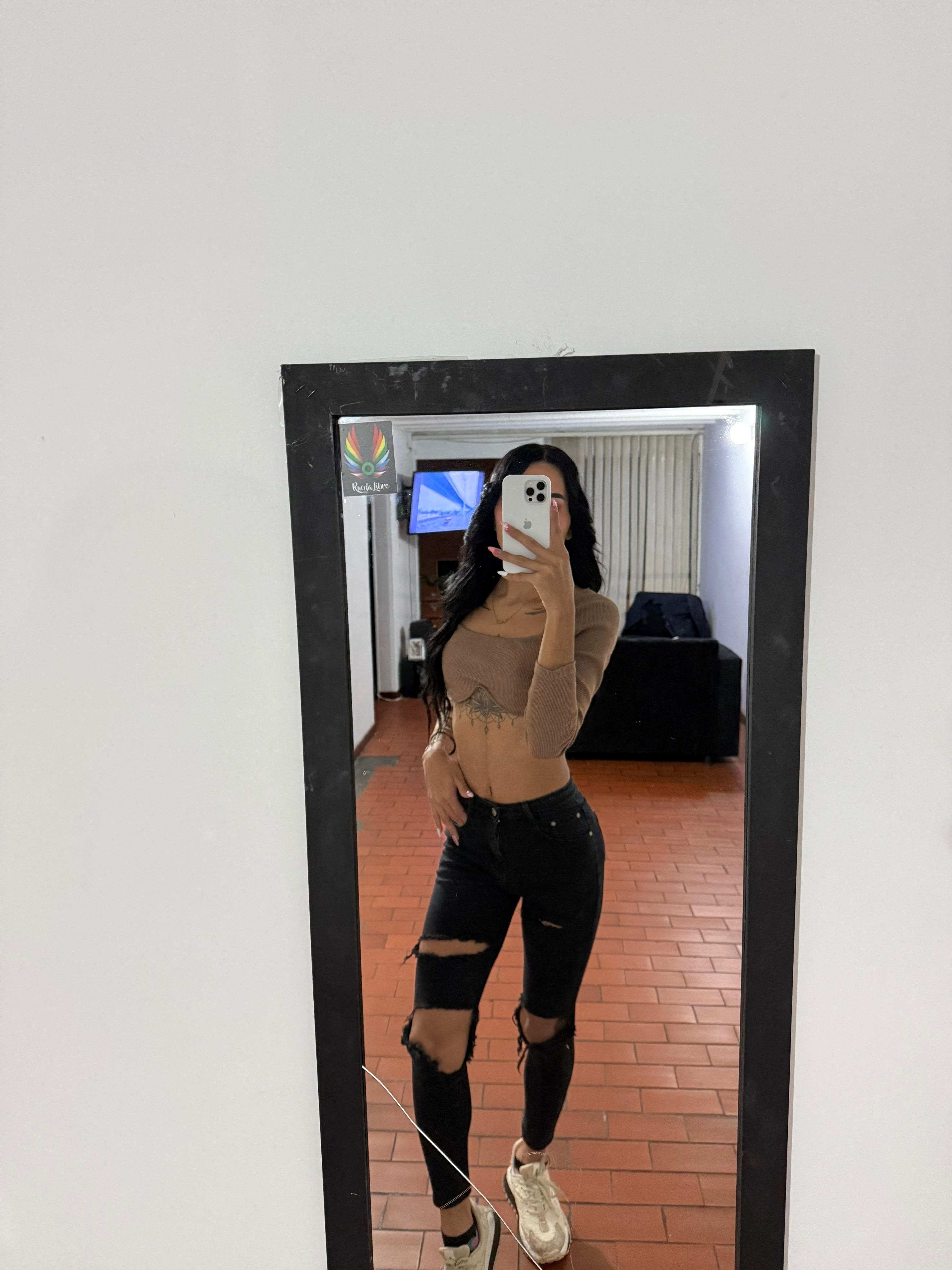 danna_alvarez live from Colombia