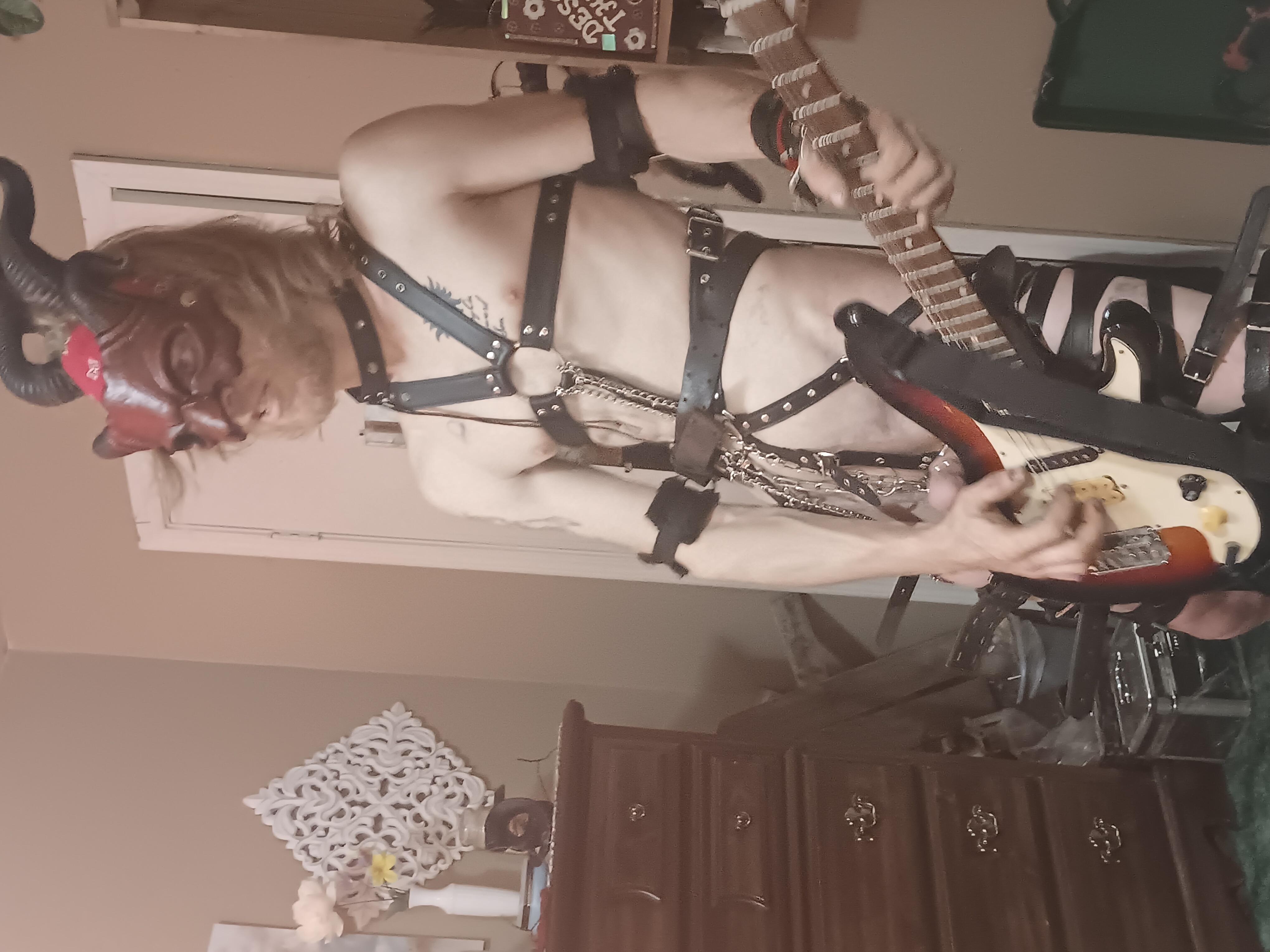 devilcharly84 live from United States