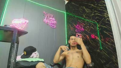 dickthor live from Colombia