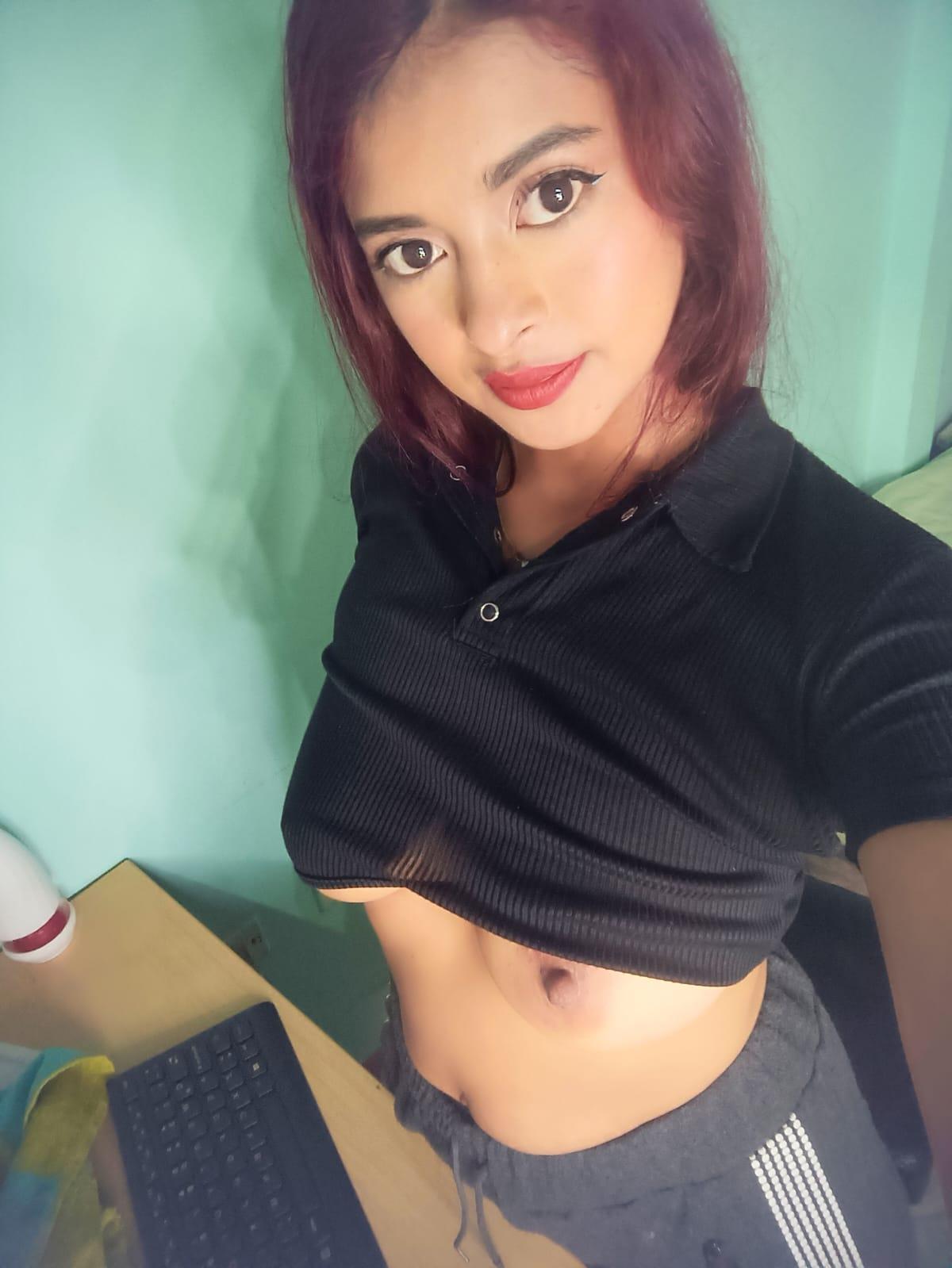 emilydulce1 live from Colombia
