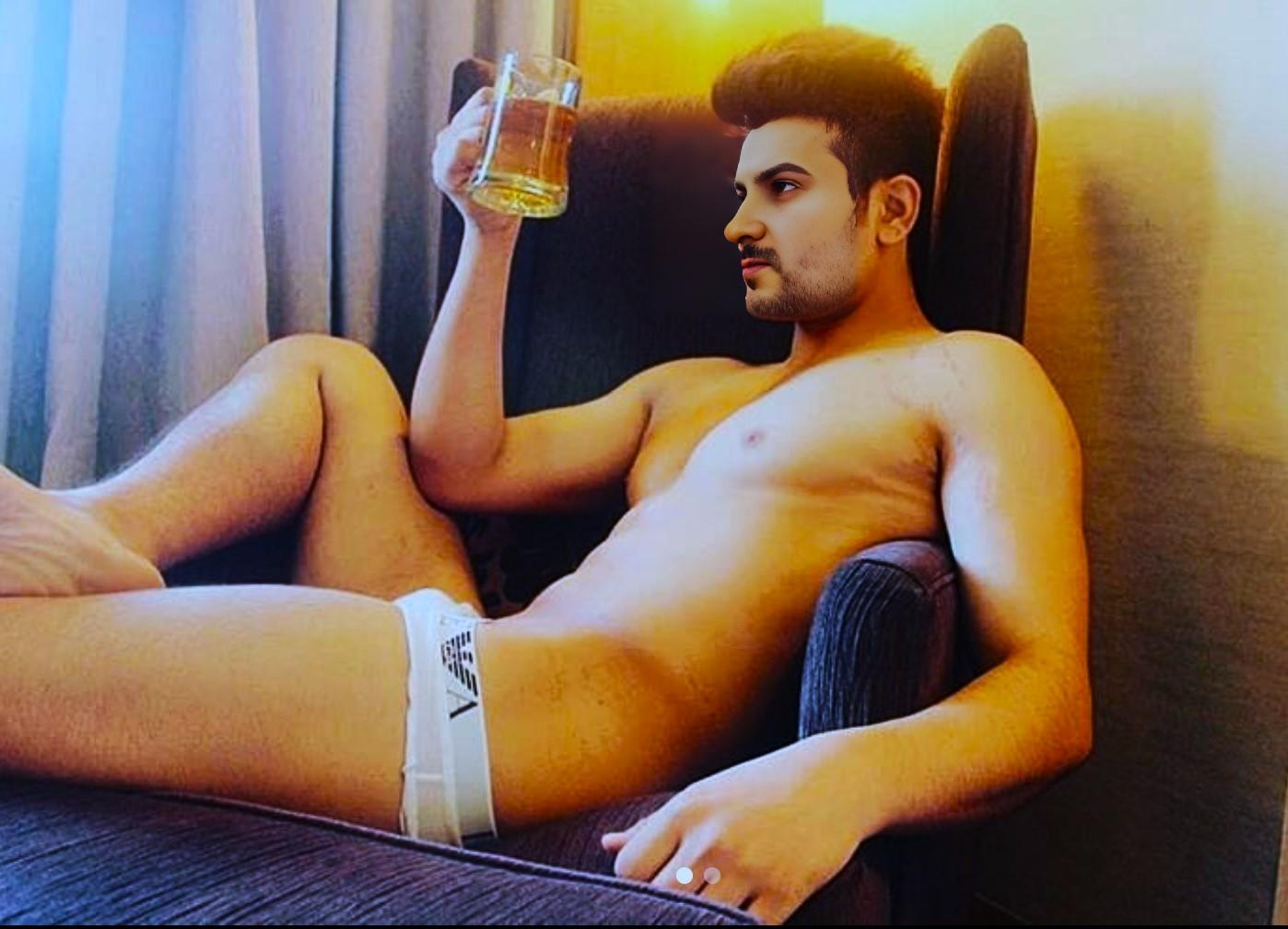 erotictoyboy live from United Kingdom