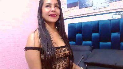 fernanda_brownn live from Colombia