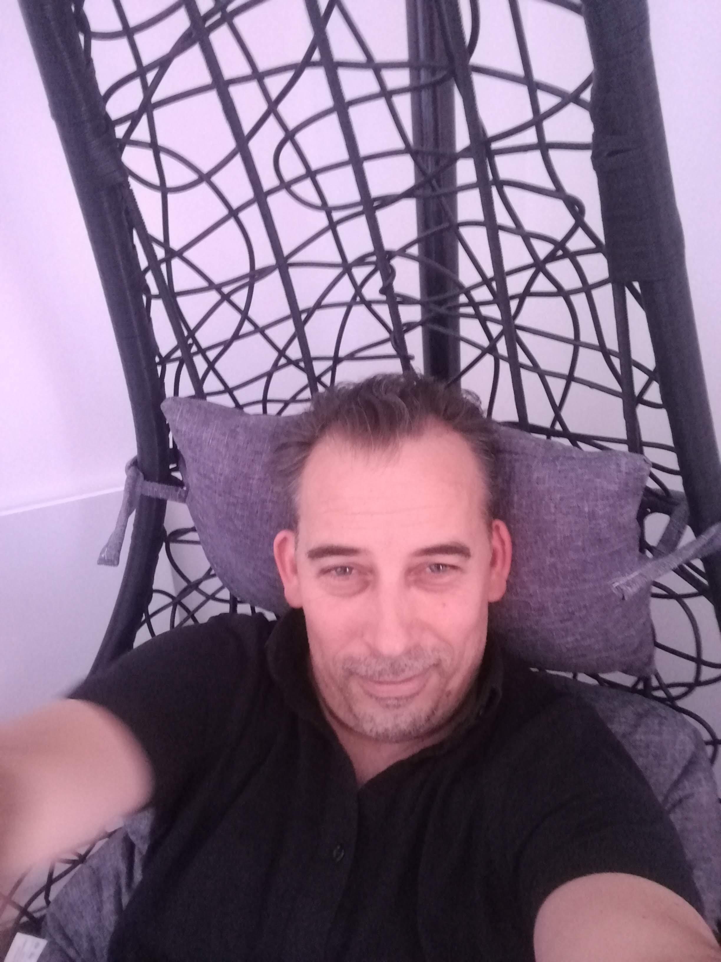 fernando9669 live from Portugal