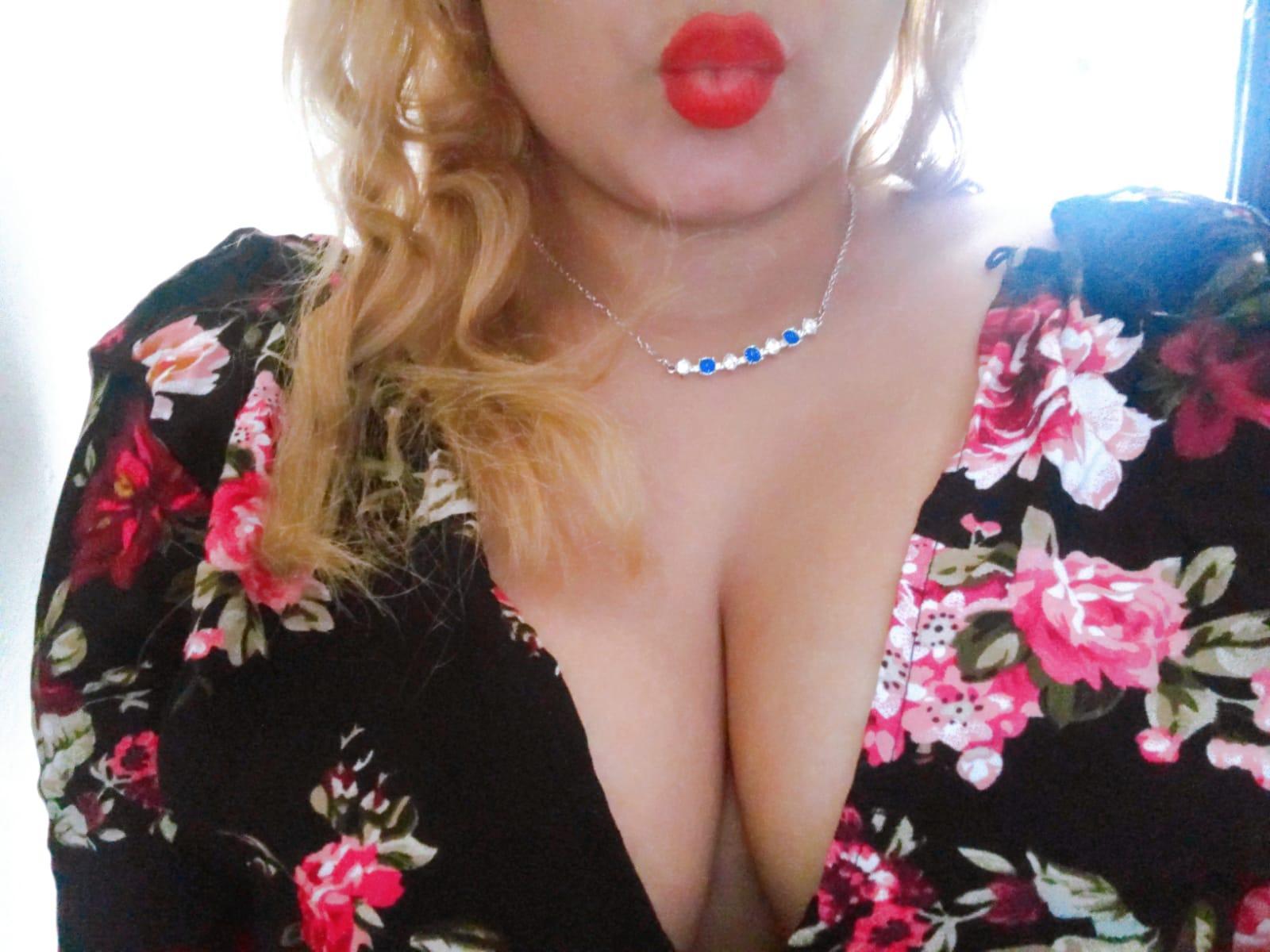 fresitacaramelo live from Colombia