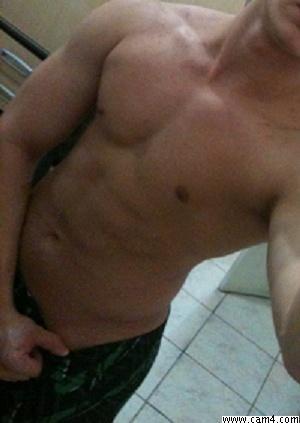 gigolo_yonan live from Colombia