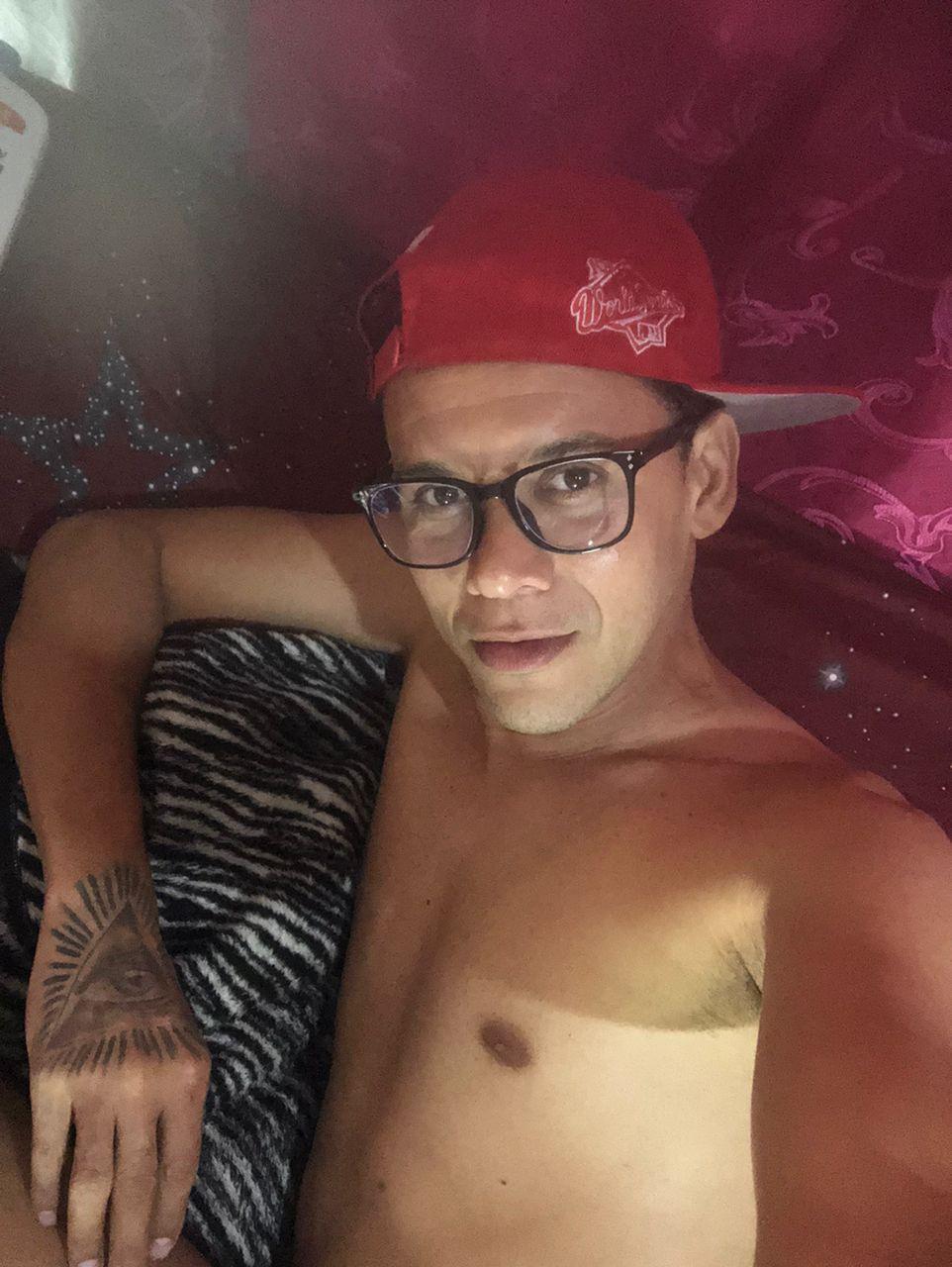 hairy_ass_pig live from Colombia