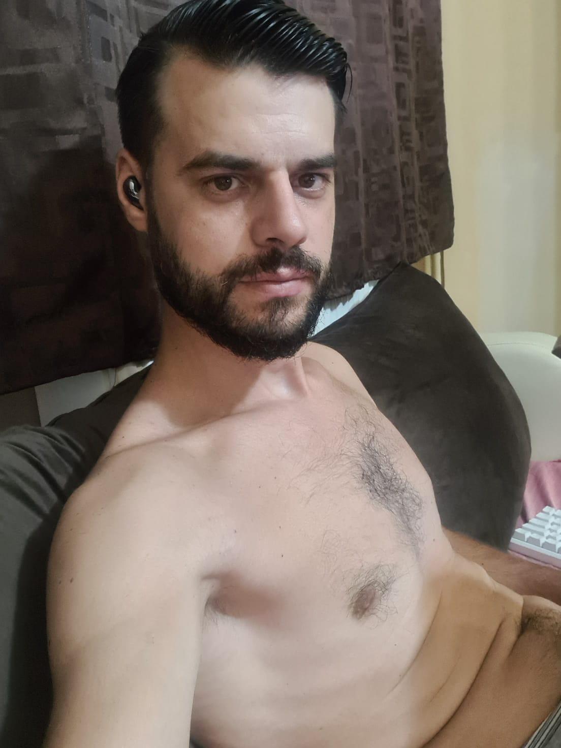 hornymaster93 live from Romania