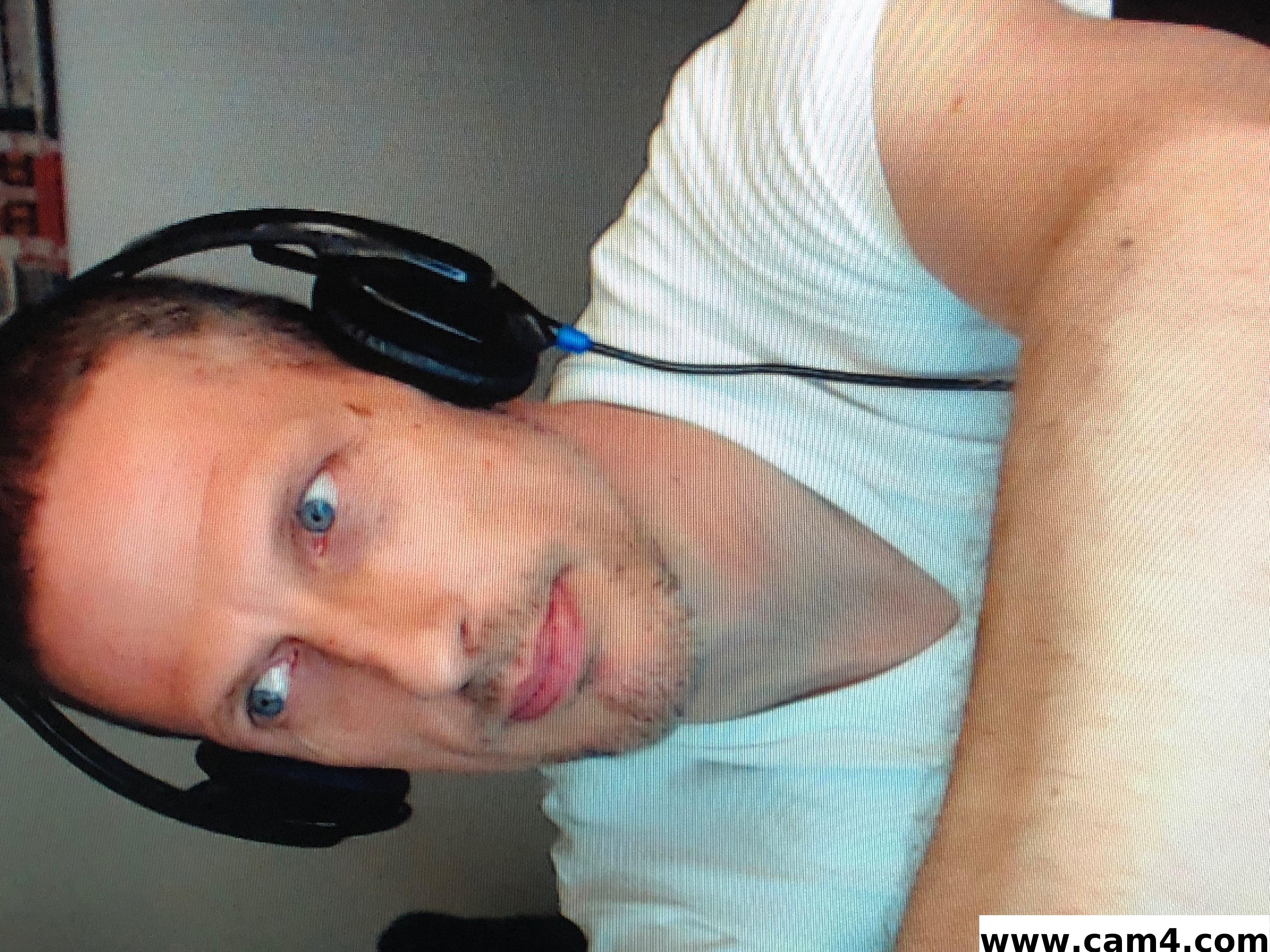 hotlove67fun live from United States