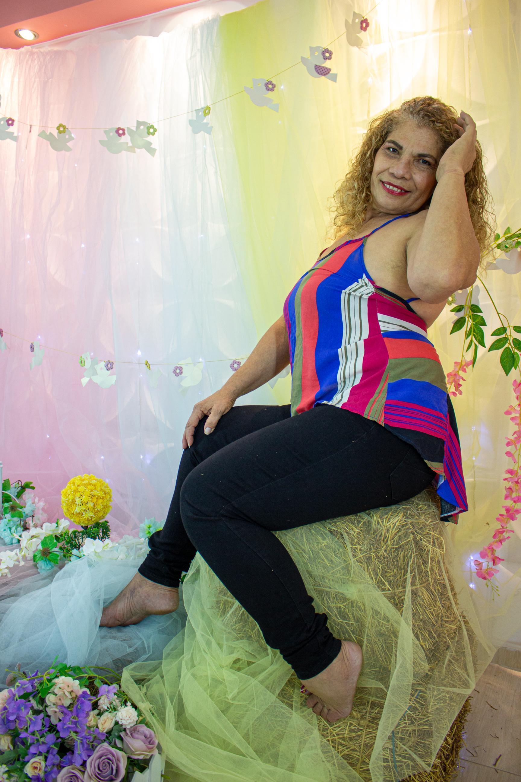 indiraachannell live from Colombia