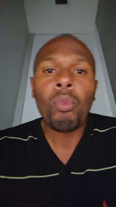 irey_negro live from Colombia