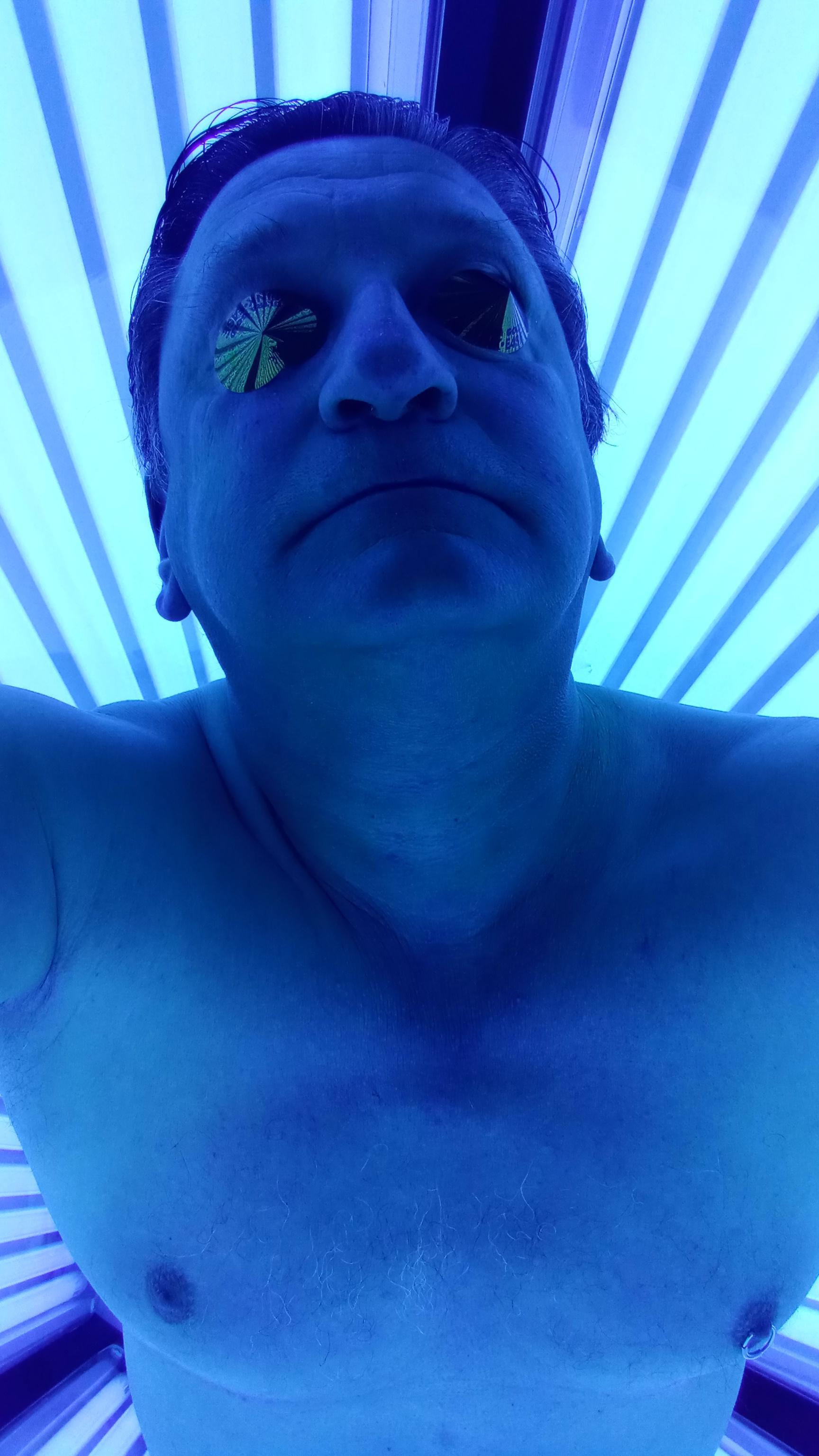 ivan_albert live from United Kingdom