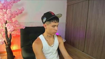 jake_beach live from Colombia