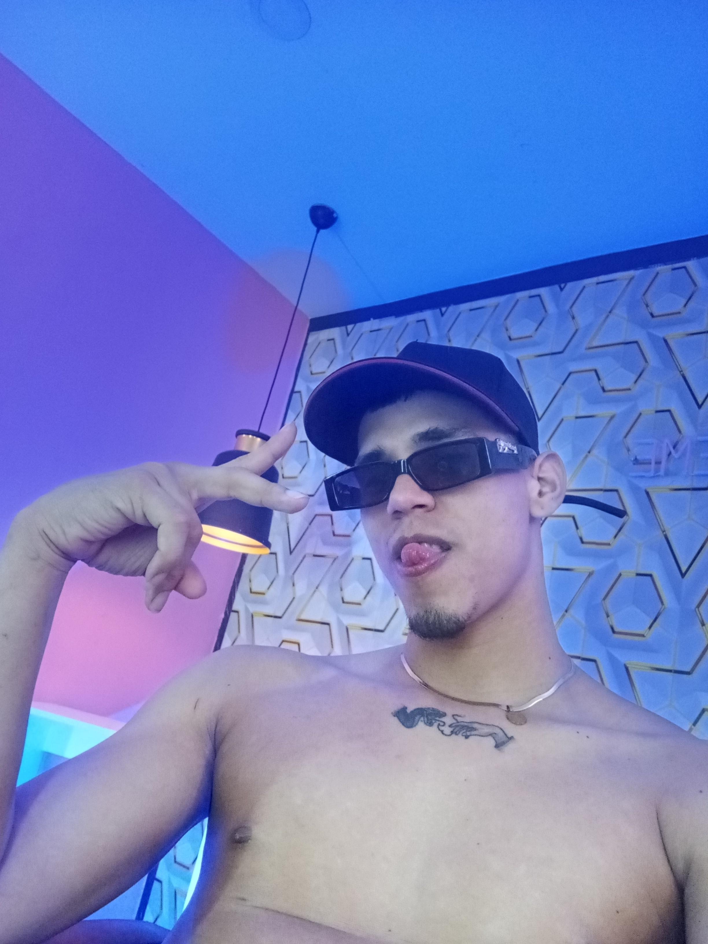 jhoeder_boy_sex live from United States