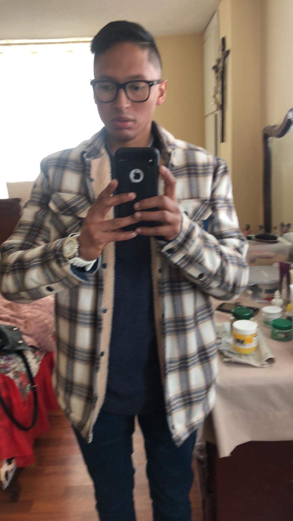 jorgeescobar67 live from Ecuador