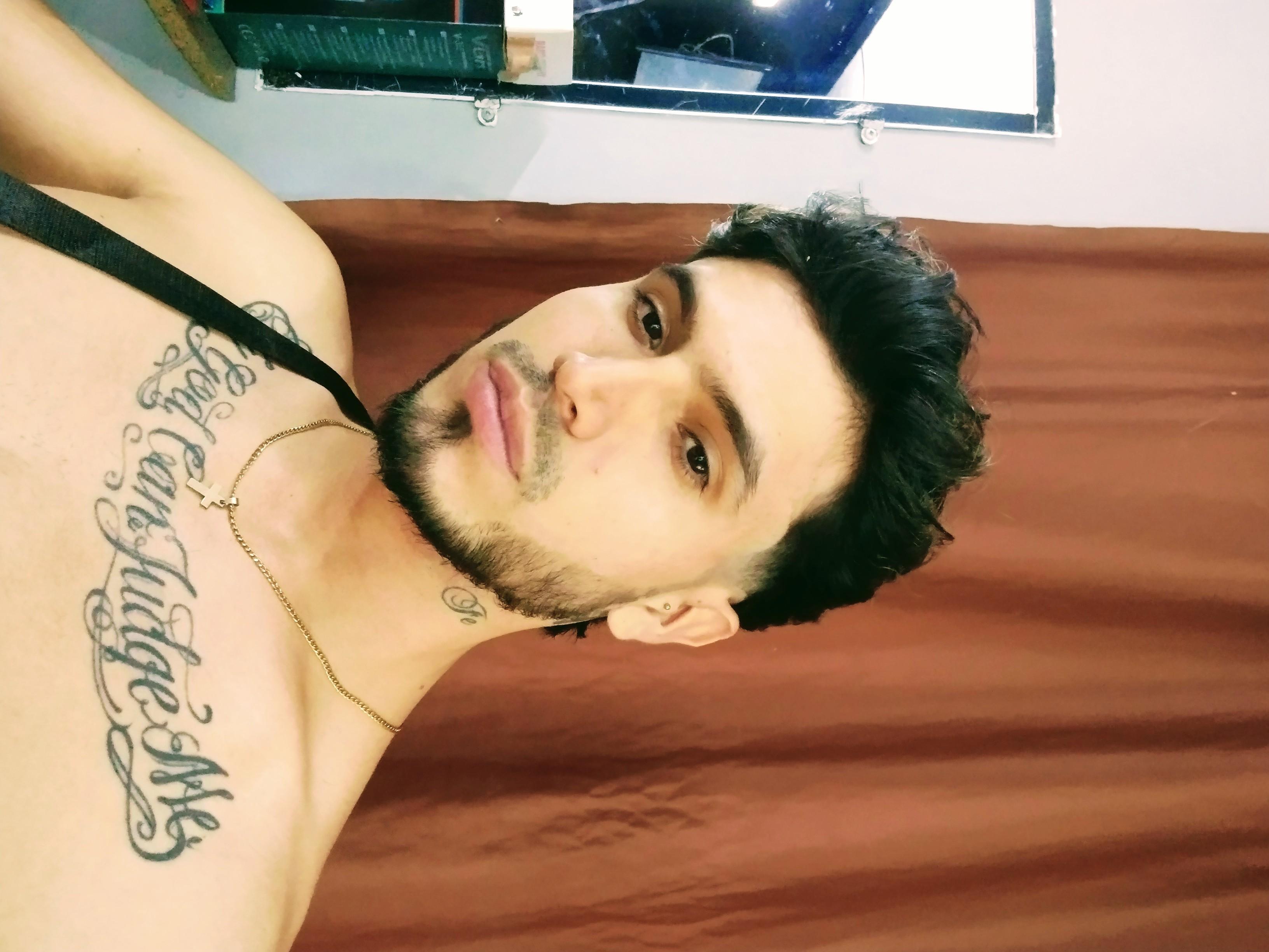 josue2419 live from Colombia
