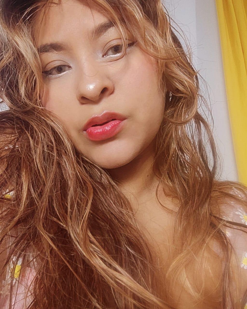 kataleyabarbara live from Colombia