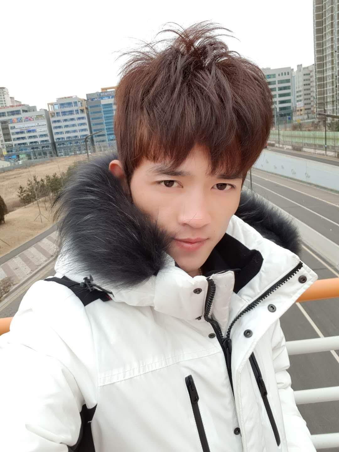 kchpqpq live from South Korea