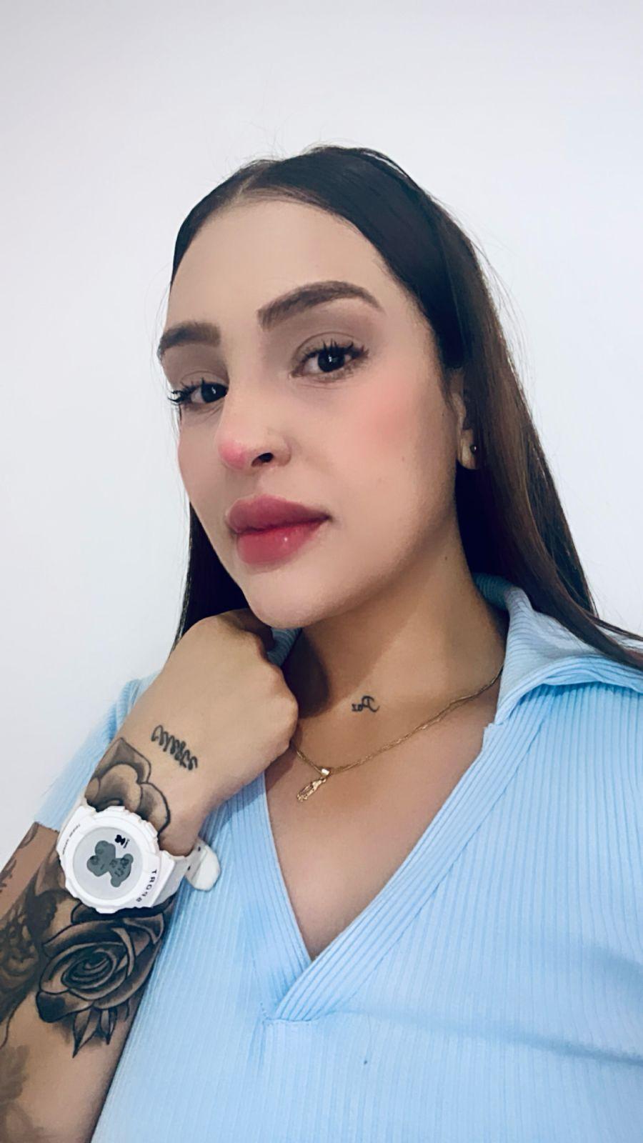 kloecampbell_cm live from Colombia