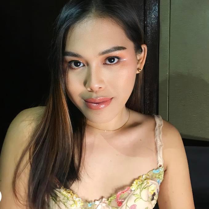 larissah99 live from Philippines