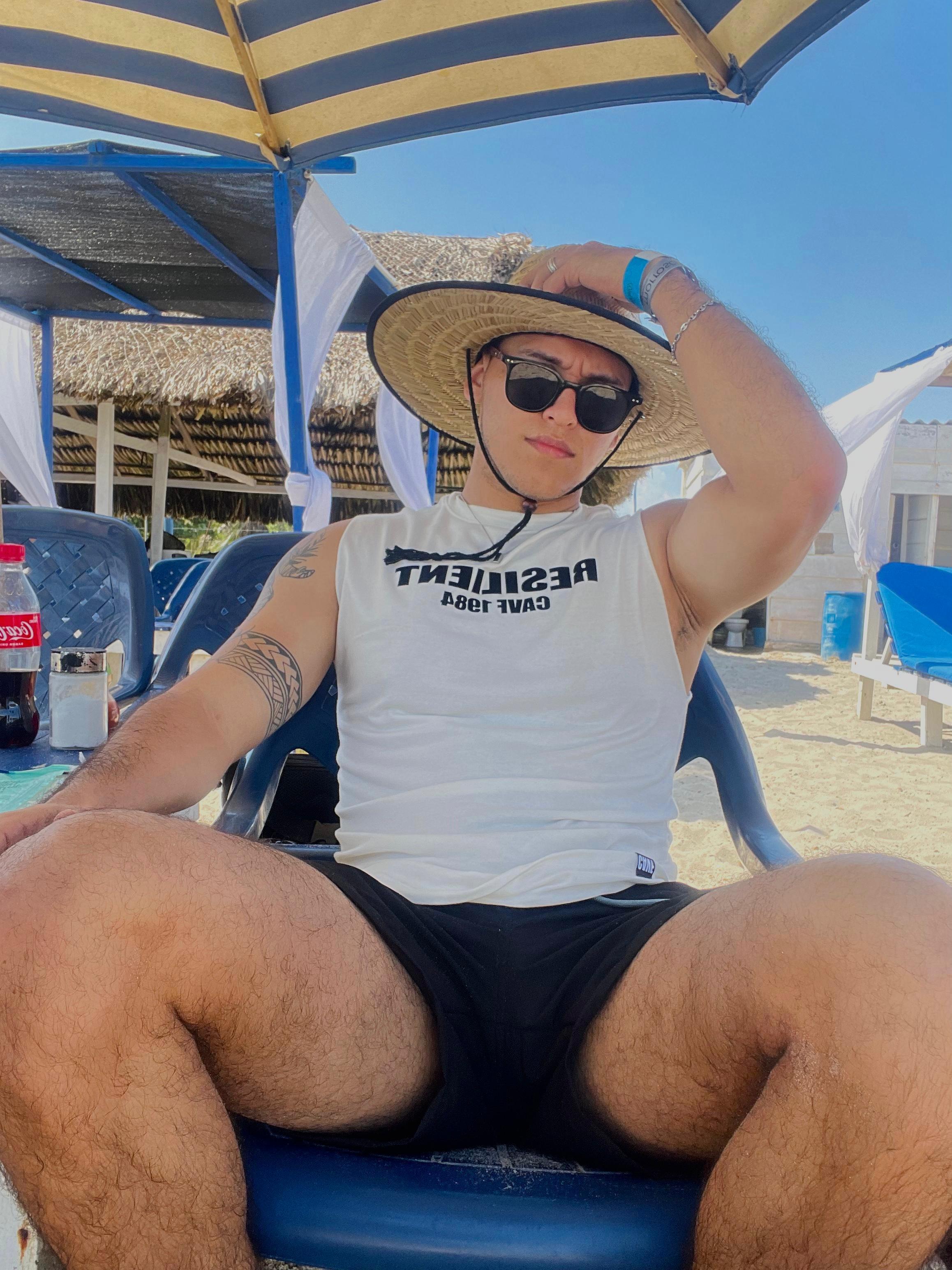 lorenzo_rey live from Colombia