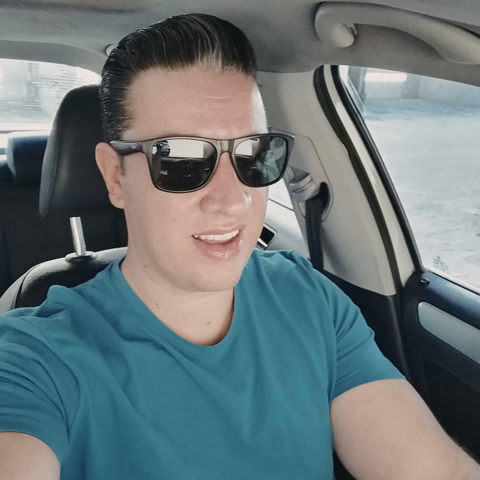 lucho1161982 live from Mexico