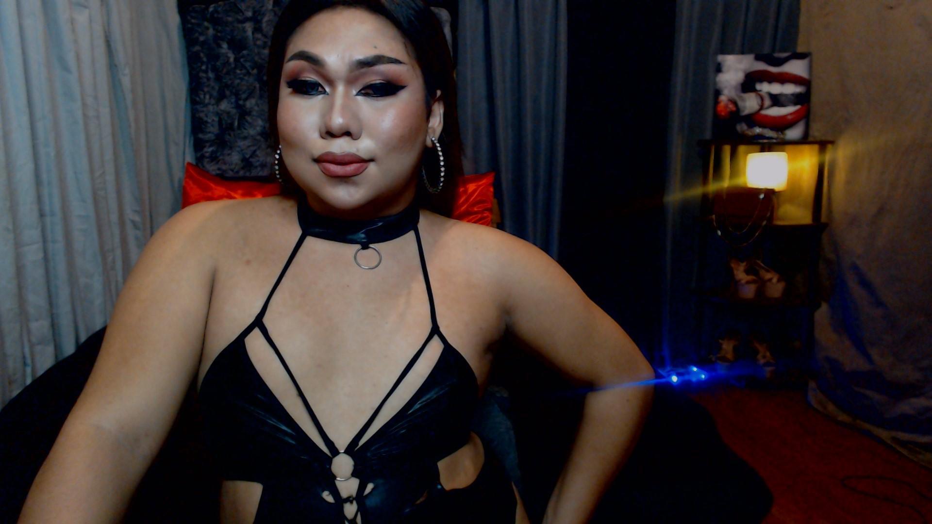 monica_willis live from Philippines