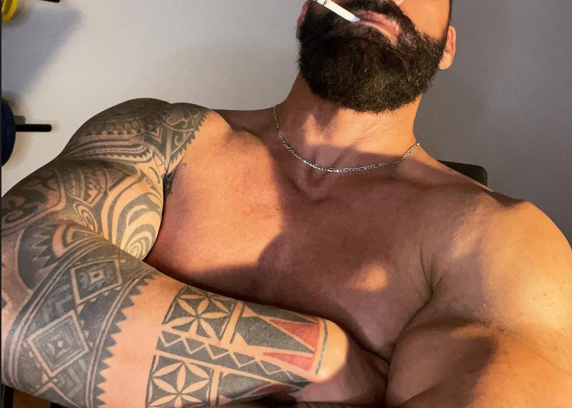 musclesmokerfun live from Spain