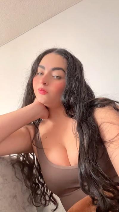 naty_nastyy live from Colombia