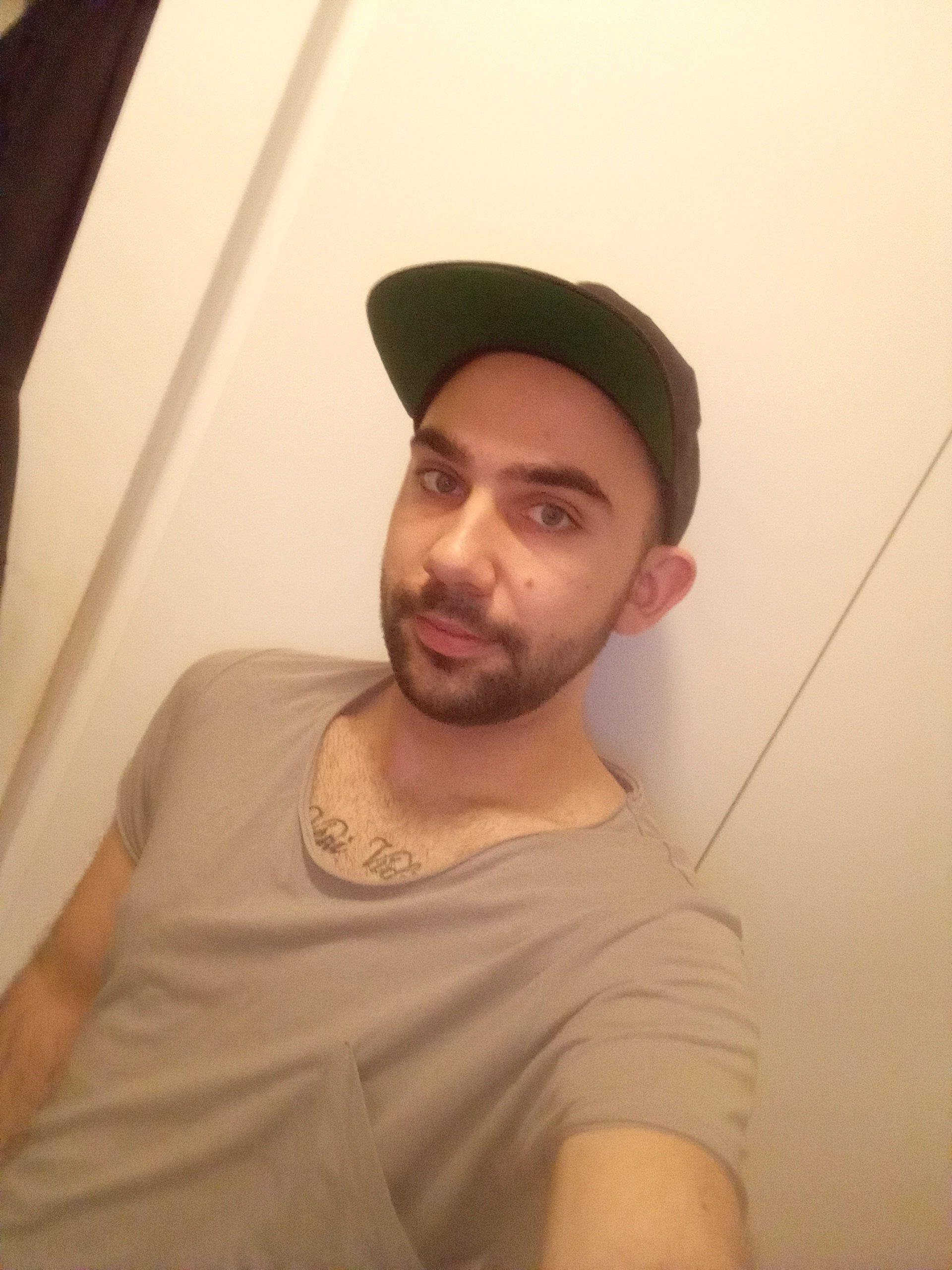 nick029 live from Germany