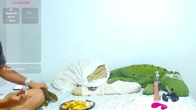 nick_miyake live from Colombia