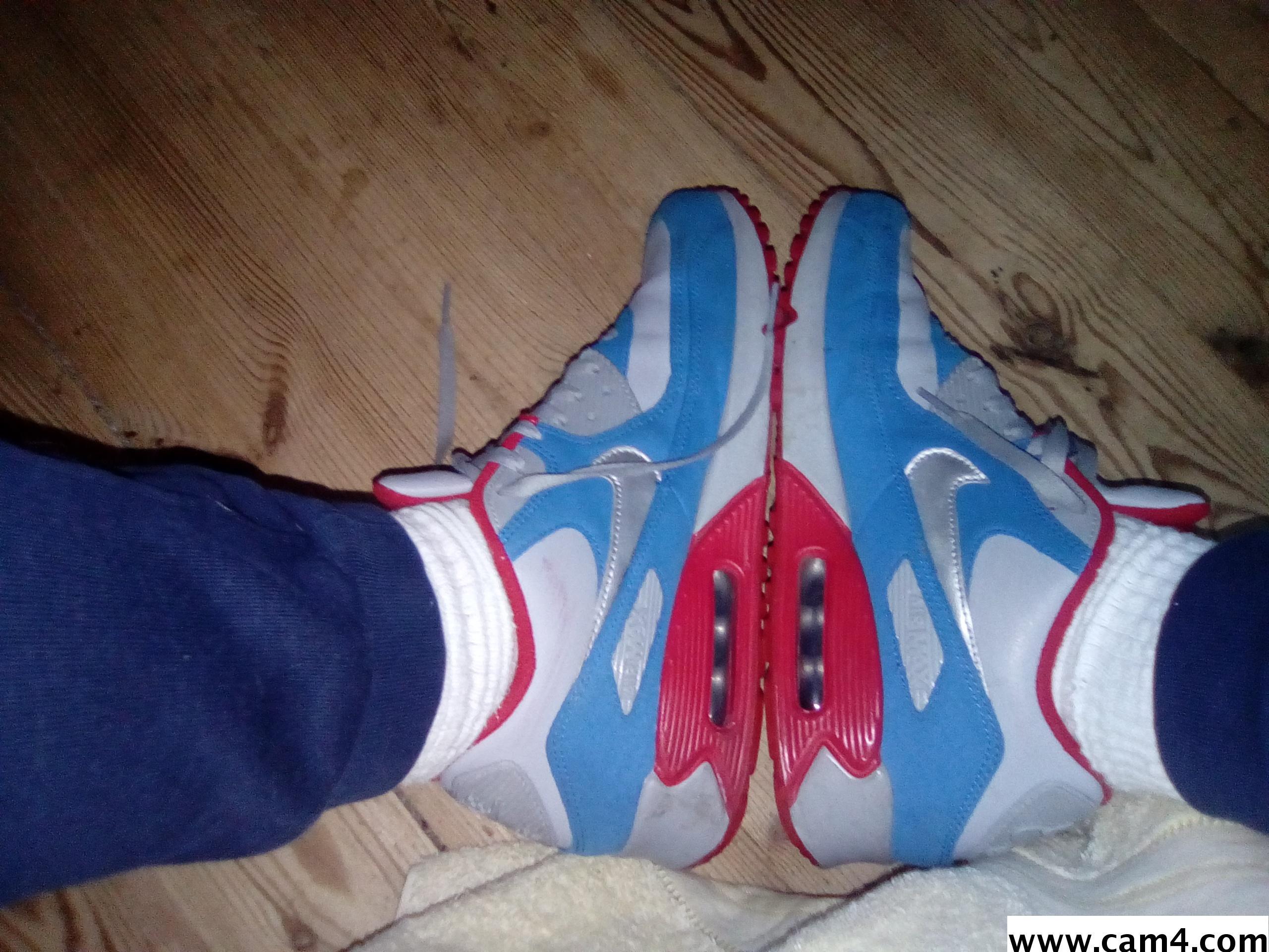 nikegebruike live from Netherlands